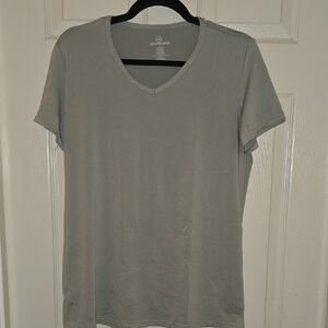 Essentials Light‎ Gray V-Neck Short Sleeve Tee